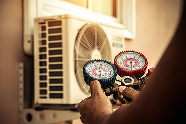 Professional Ac Installation technician working in Pine Grove, LA